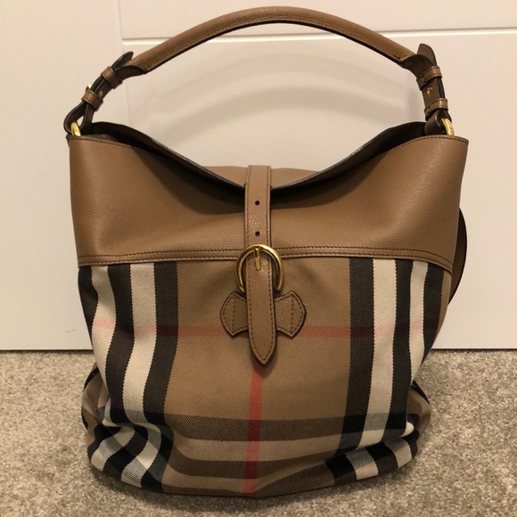Burberry Handbags - 🔥 Burberry Sycamore bag